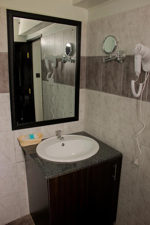 Hadassah Hotel Nairobi Room photo